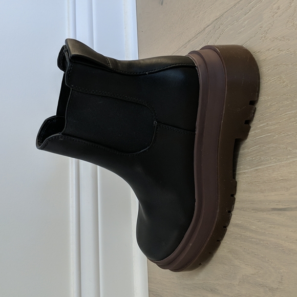 Urban Outfitters Black Ankle Boots - Picture 11 of 11